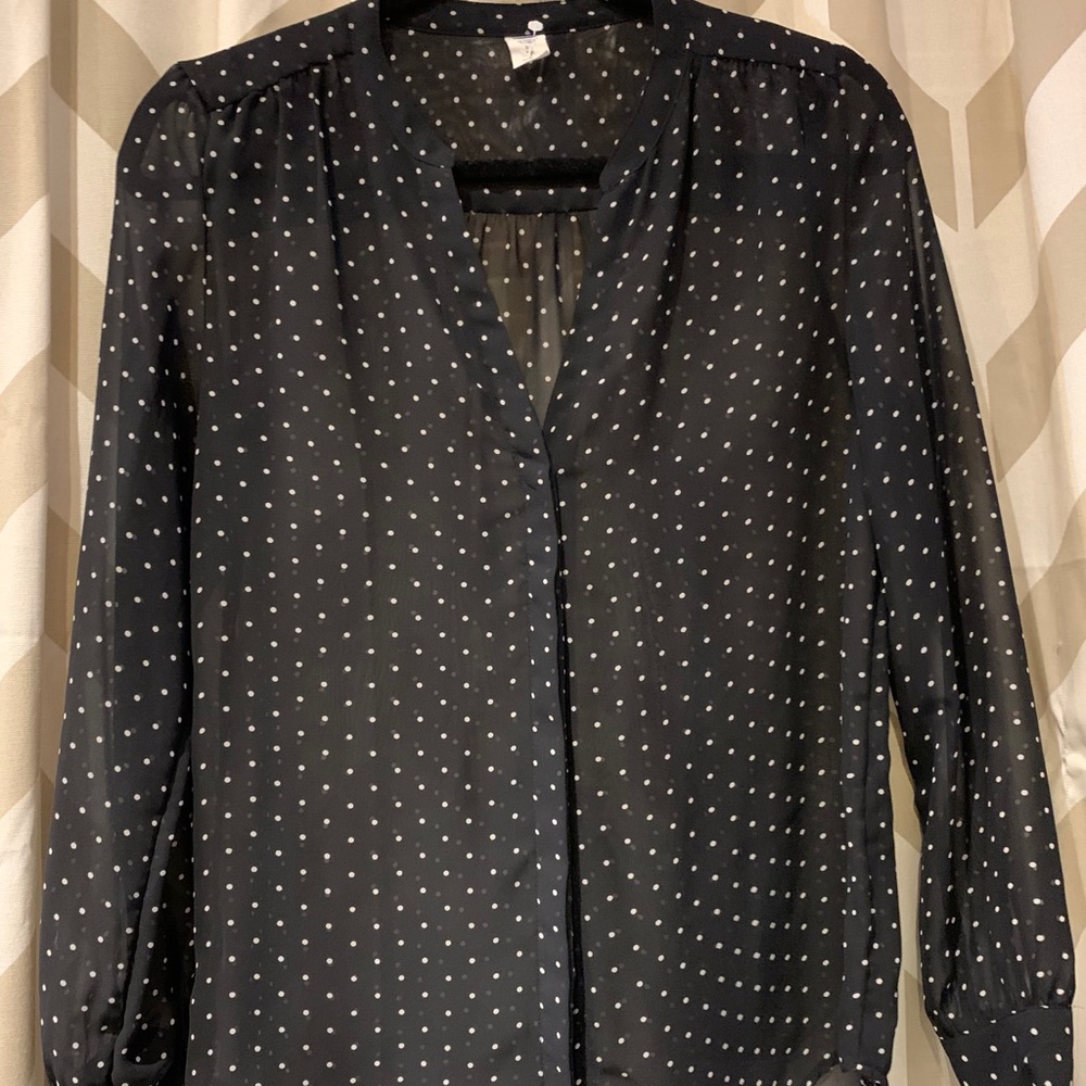 💕Old NavyBlack with tan dots sheer button down💕
